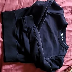 Uniqlo black sweatshirt